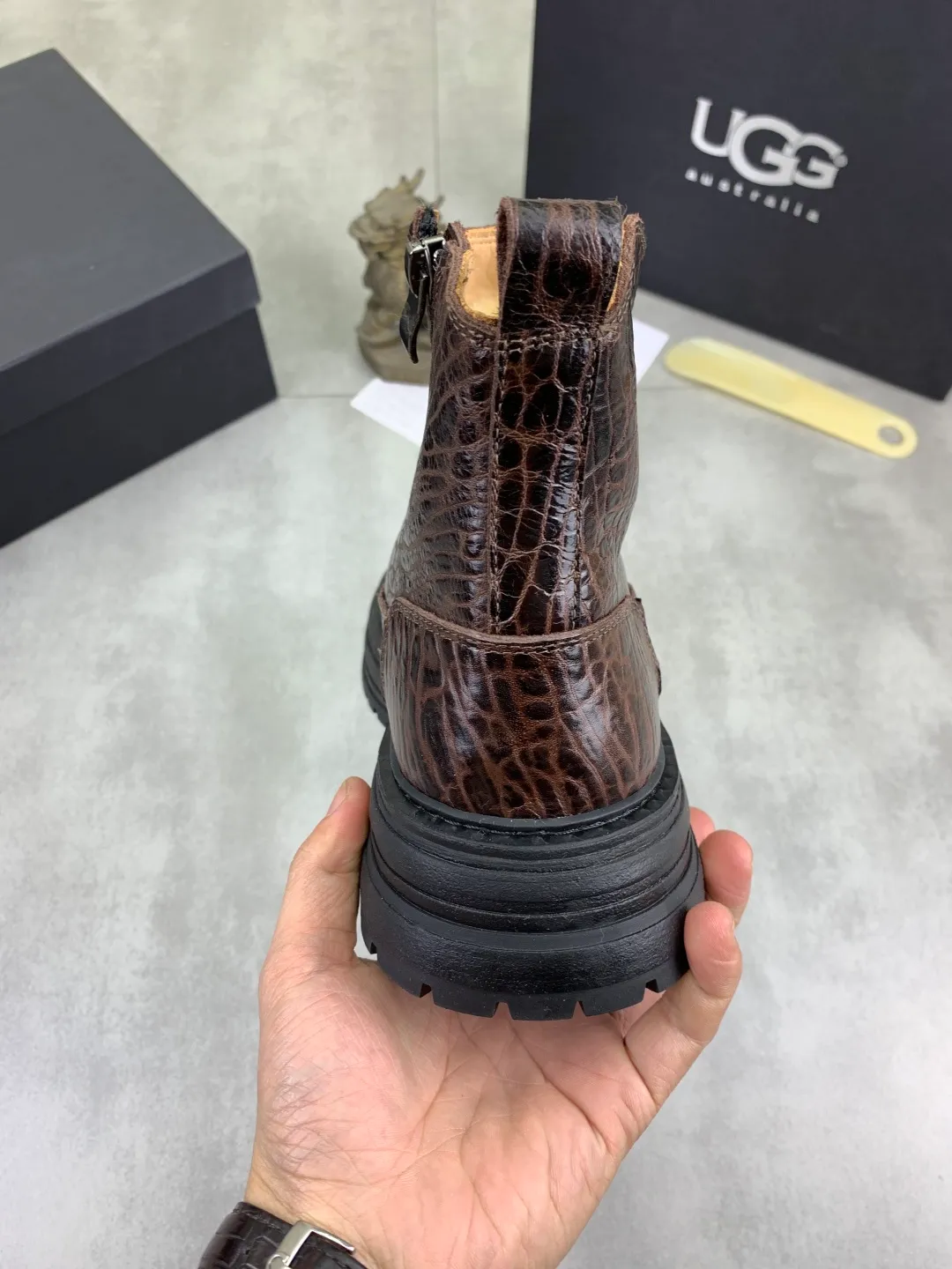 Men's men's shoes 💰P660 New arrival 🆕🆕🆕 IUGGI Men's British retro Martin boots Winter new men's outdoor hiking boots First layer of cowhide on the outside and wool on the inside Comfortable and warm Rubber sole sole Non-slip and firm Trendy and fashionable Casual and versatile Size: 38-44 (45 customized) Color: three colors